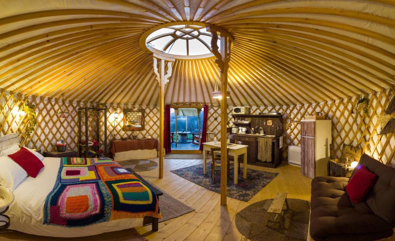 2 Cuori E 1 Yurta Glamping In Tuscany - Adults Only アッシャーノ エクステリア 写真